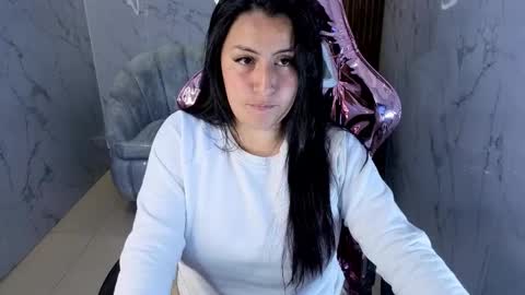 Emily  online show from November 13, 2025, 1:54 pm