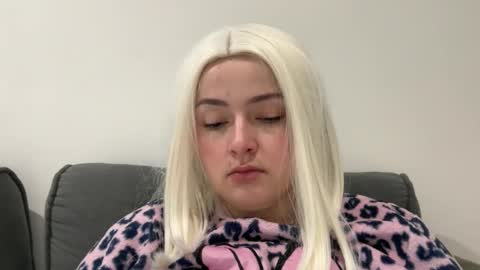 emily_morning_dew online show from November 22, 2025, 6:23 am