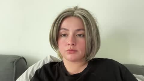 emily_morning_dew online show from June 2, 2026, 1:24 pm