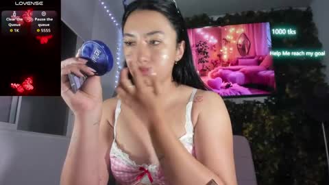 emily_palmeer online show from June 5, 2026, 9:37 am