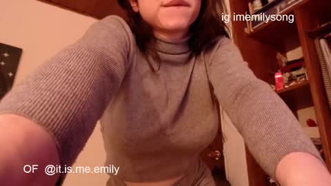 emily_pearl_ online show from March 18, 2026, 10:24 pm