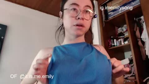 emily_pearl_ online show from May 10, 2026, 2:44 pm