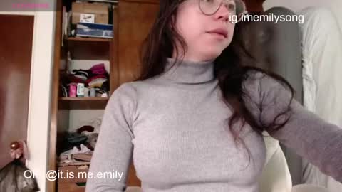 emily_pearl_ online show from May 27, 2026, 8:17 pm