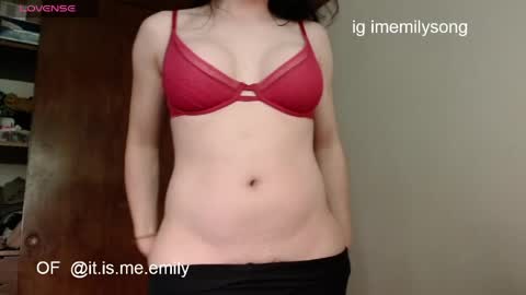 emily_pearl_ online show from June 9, 2026, 7:36 pm