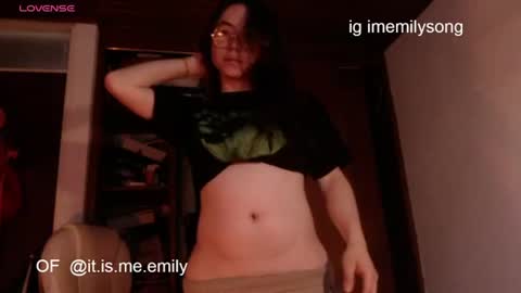 emily_pearl_ online show from June 19, 2026, 10:24 pm