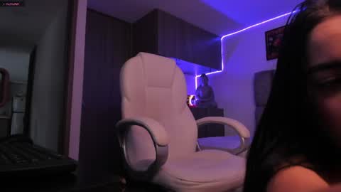Natalia online show from June 19, 2026, 7:50 pm