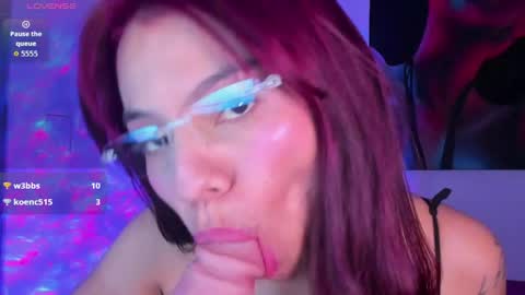 Snapshot of emily_rosinn chatting on May 17, 2026, 7:39 am Emily online show from May 17, 2026, 7:39 am