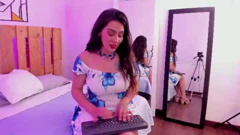 Emilly online show from July 7, 2026, 8:35 pm