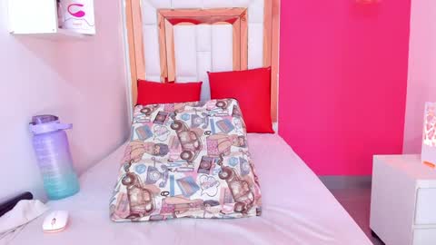 Snapshot of emily_sexy3 chatting on January 28, 2025, 3:04 pm Emily online show from January 28, 2025, 3:04 pm