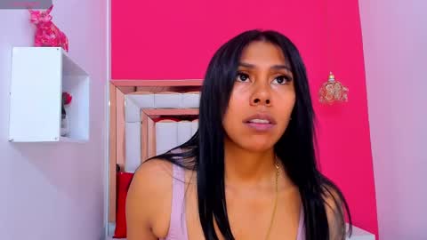 Snapshot of emily_sexy3 chatting on February 19, 2025, 11:28 am Emily online show from February 19, 2025, 11:28 am