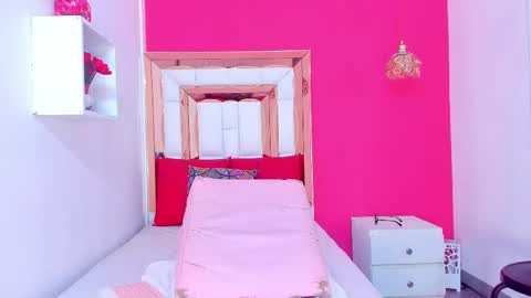 Snapshot of emily_sexy3 chatting on February 19, 2025, 2:34 pm Emily online show from February 19, 2025, 2:34 pm