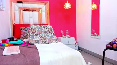 Snapshot of emily_sexy3 chatting on February 20, 2025, 2:24 pm Emily online show from February 20, 2025, 2:24 pm