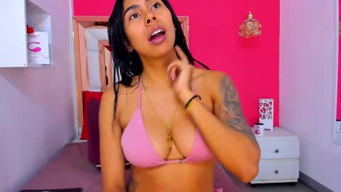 Snapshot of emily_sexy3 chatting on February 25, 2025, 11:19 am Emily online show from February 25, 2025, 11:19 am