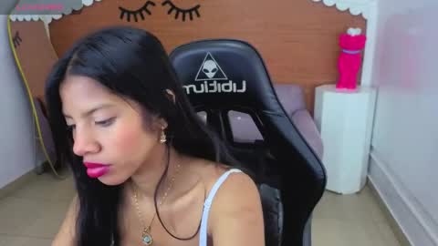 emily_smith_t online show from June 6, 2026, 12:43 pm