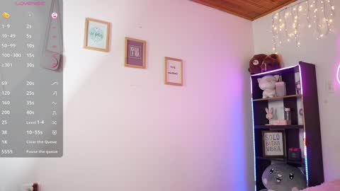 Snapshot of emily_smitt chatting on January 7, 2025, 2:42 am emily_smitt online show from January 7, 2025, 2:42 am