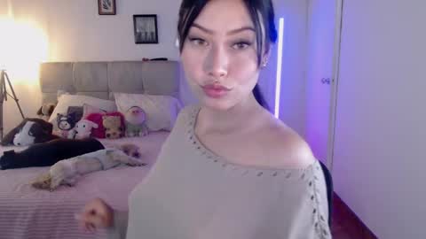 Snapshot of emily_swan_04 chatting on January 24, 2025, 7:28 pm Emily  Swan online show from January 24, 2025, 7:28 pm