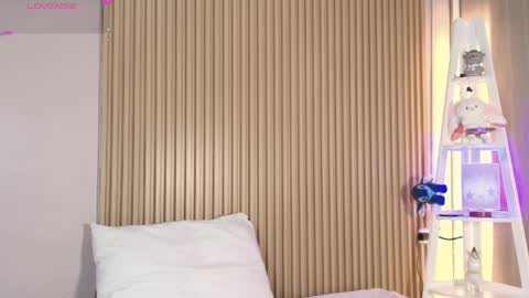 Emily online show from April 8, 2026, 11:54 am