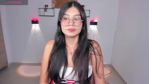 Emi online show from March 26, 2026, 8:58 pm