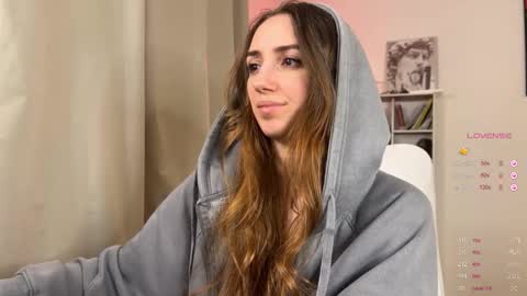 Lia online show from February 1, 2026, 7:45 pm