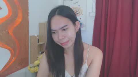 emily_xo143 online show from May 13, 2026, 1:30 pm