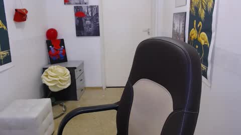 Emily online show from February 5, 2025, 1:11 pm