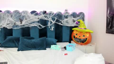 Emilyyy online show from November 1, 2025, 12:34 am