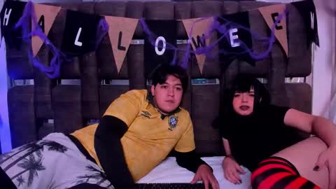 Amily  Andrew online show from October 31, 2025, 5:41 am