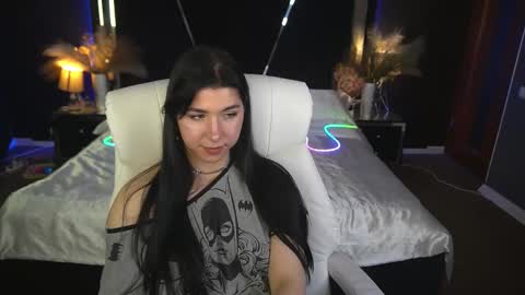 Emy online show from November 11, 2025, 12:49 pm