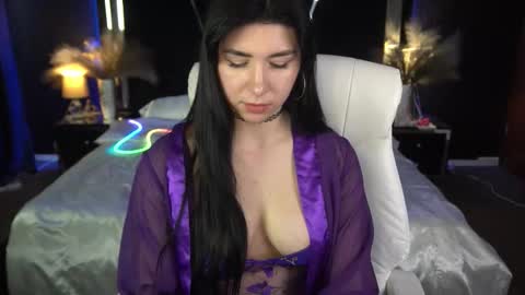 Emy online show from November 22, 2025, 7:29 am