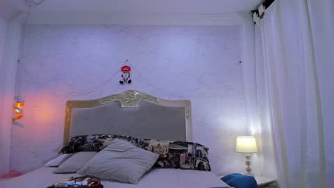 Snapshot of emilycastro_ chatting on January 4, 2025, 2:14 pm Emily online show from January 4, 2025, 2:14 pm