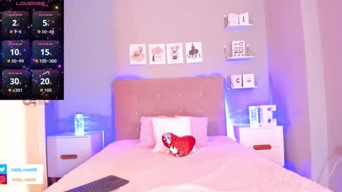 Emi Fit online show from December 14, 2025, 3:50 pm