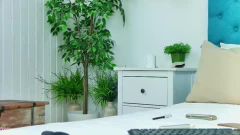 Snapshot of emilycolle_ chatting on February 5, 2026, 8:02 pm Emily online show from February 5, 2026, 8:02 pm