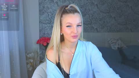 emilydancee online show from December 14, 2024, 3:07 am