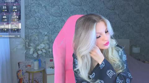 emilydancee online show from February 1, 2025, 5:28 am