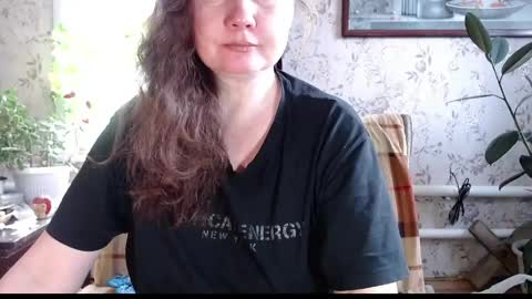 EmilyDoth online show from April 19, 2026, 6:24 am