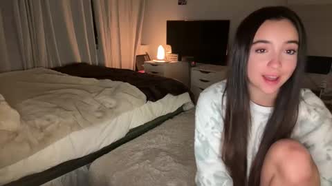 emilyfawn online show from November 23, 2025, 5:07 am