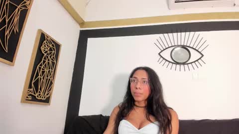 Snapshot of emilygomezz chatting on September 25, 2025, 11:36 am Emily online show from September 25, 2025, 11:36 am