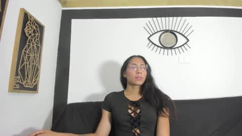 Snapshot of emilygomezz chatting on October 12, 2025, 11:20 am Emily online show from October 12, 2025, 11:20 am