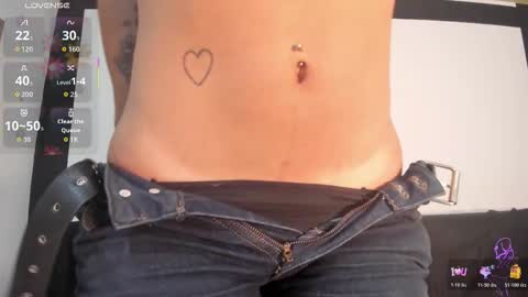 Snapshot of emilygomezz chatting on December 1, 2025, 11:37 am Emily online show from December 1, 2025, 11:37 am