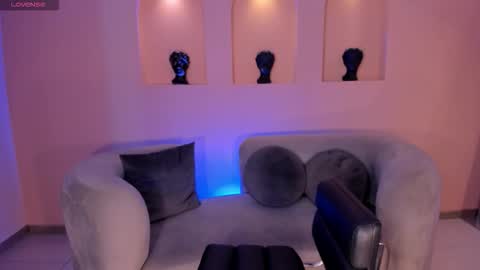 Emily online show from October 21, 2025, 4:13 am