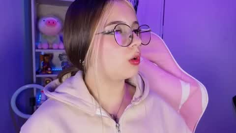 VALEEEN online show from October 4, 2025, 9:13 pm