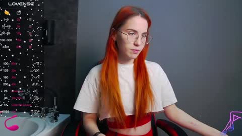EmilyKents online show from December 4, 2024, 1:25 am