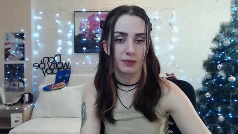 Emyli online show from December 22, 2024, 9:09 pm