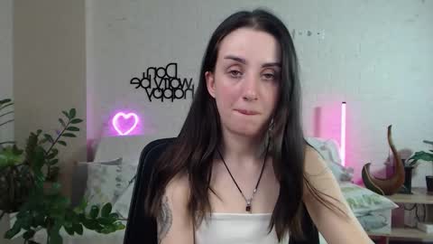 Emyli online show from March 5, 2025, 1:10 am