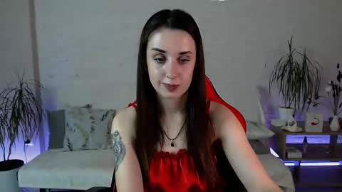 Emyli online show from November 4, 2025, 12:54 am