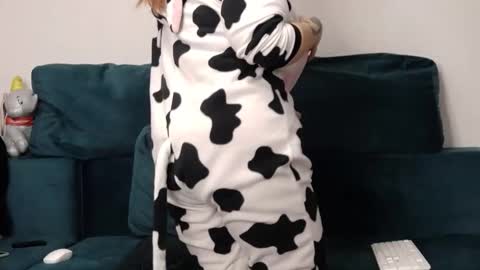 Emily online show from April 2, 2026, 2:58 pm