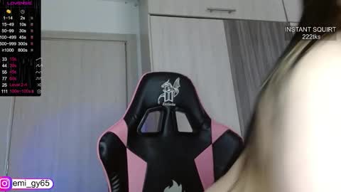 Snapshot of emilyn_grey chatting on February 17, 2026, 4:02 pm Emilyn online show from February 17, 2026, 4:02 pm