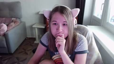 emilyway online show from July 6, 2026, 4:31 am