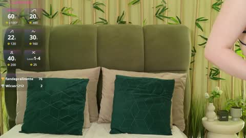 EmilyWess online show from April 7, 2026, 4:29 pm