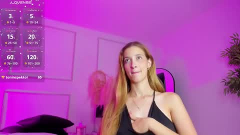 E M I L Y online show from October 18, 2025, 3:02 pm